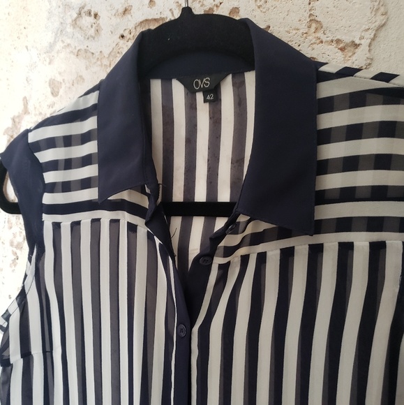 Sleeveless blu and white sheer top - Picture 2 of 5